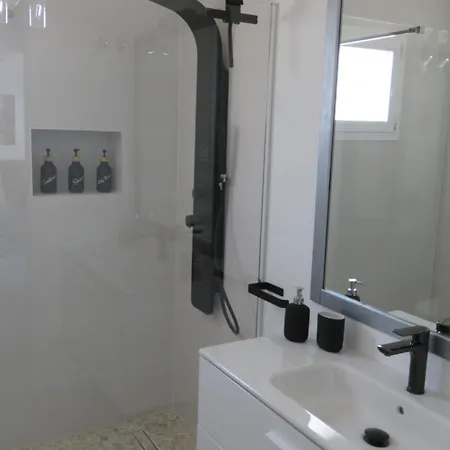 Bien Situado En 公寓